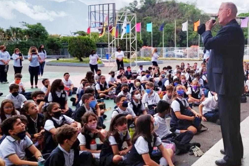 Bienvenida al profe Acedo