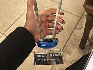 ¡El Corazón de Yale Late con Orgullo! ¡Nuestro Equipo Master Brilla en Londres!